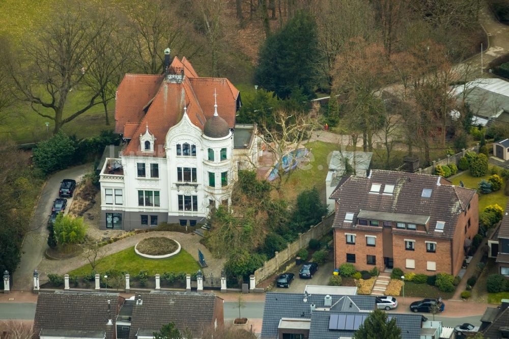 Bottrop von oben - Villa Dickmann in Bottrop im Bundesland Nordrhein-Westfalen, Deutschland