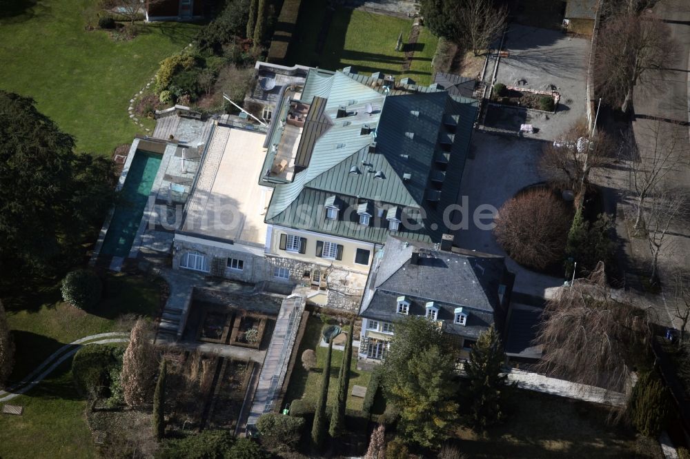 Luftaufnahme Wiesbaden - Villa Henkell in Wiesbaden im Bundesland Rheinland Pfalz, erbaut 1952 von dem Architekten Ernst Haiger