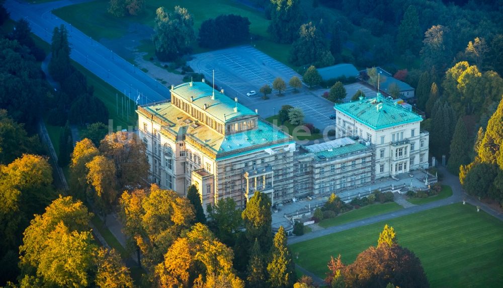 Essen aus der Vogelperspektive: Villa Hügel im Essener Stadtteil Bredeney im Bundesland Nordrhein-Westfalen