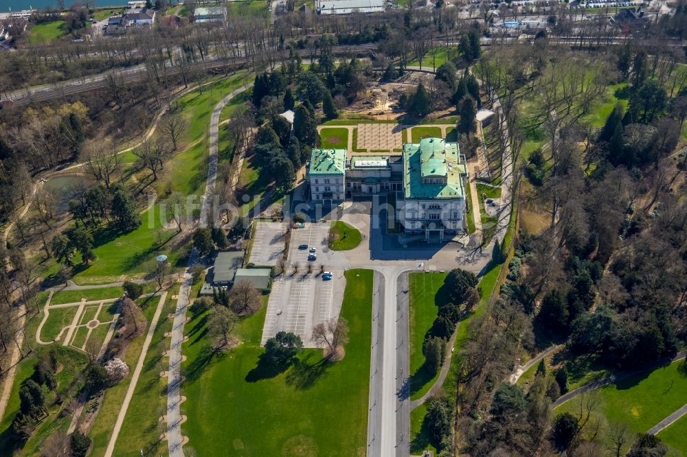 Essen aus der Vogelperspektive: Villa Hügel im Essener Stadtteil Bredeney im Bundesland Nordrhein-Westfalen