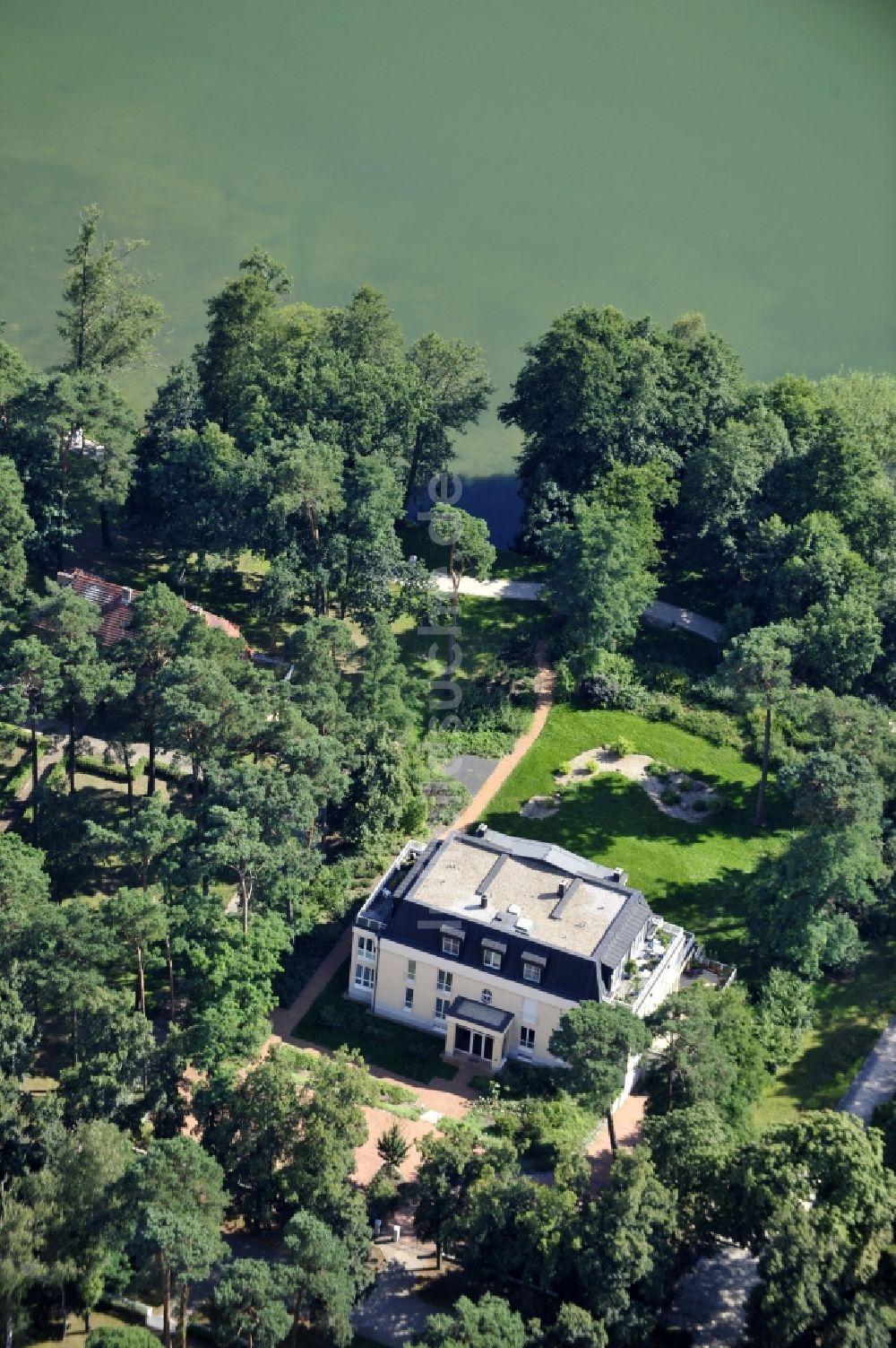 Luftbild Bad Saarow - Villa am Ufer des Schamützelsees