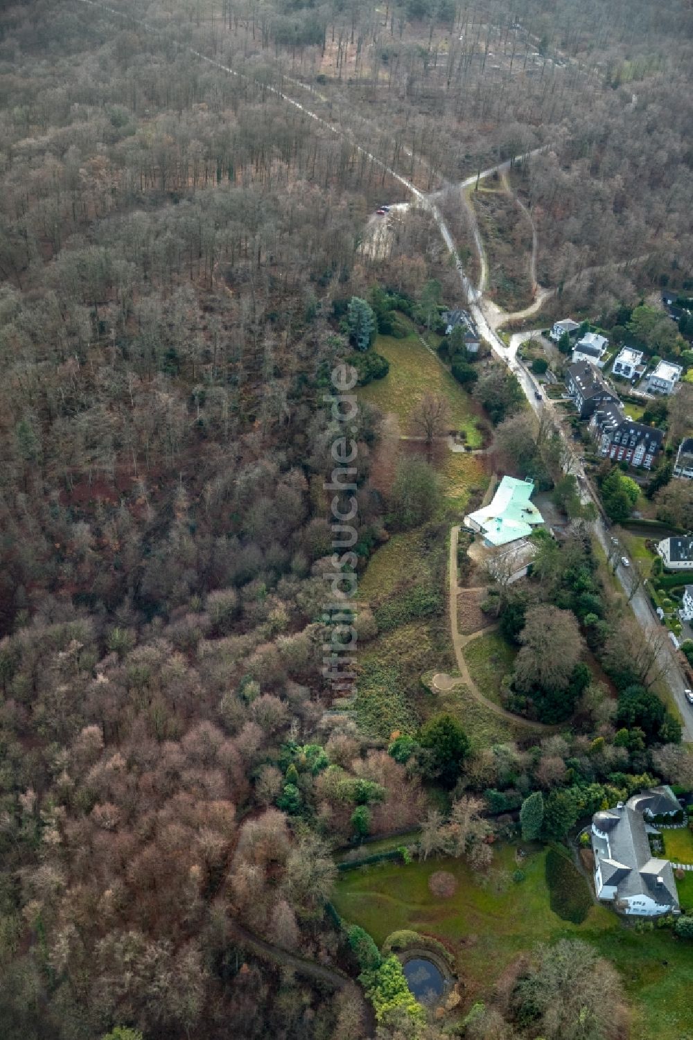 Luftaufnahme Essen - Villa im Wohngebiet einer Einfamilienhaus- Siedlung in Essen im Bundesland Nordrhein-Westfalen