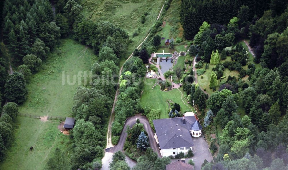 Luftaufnahme Lennestadt - Villa im Wohngebiet einer Einfamilienhaus- Siedlung in Lennestadt im Bundesland Nordrhein-Westfalen