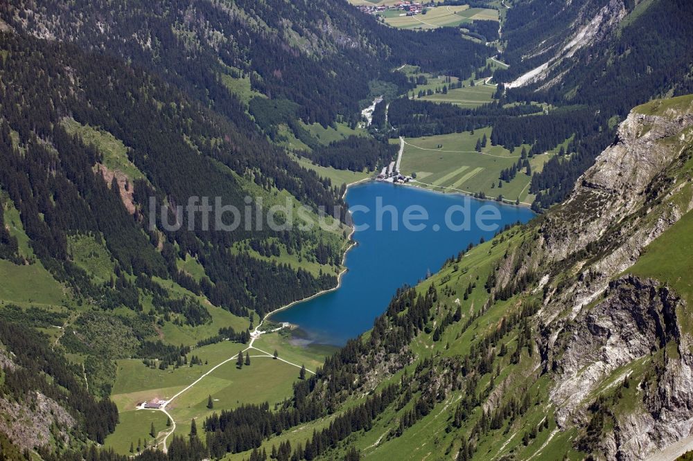 Luftbild Gemeinde Reutte - Vilsalpsee in der Alpen- Gemeinde Reutte in Österreich