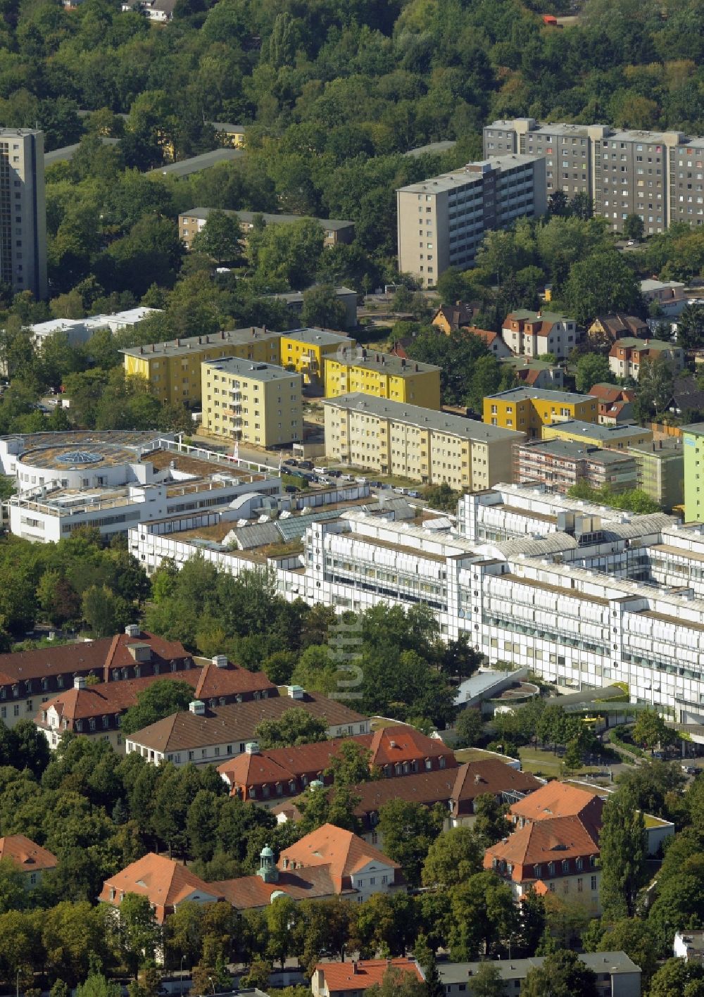 Berlin aus der Vogelperspektive: Vivantes Klinikum Neukölln in Berlin im Ortsteil Britz
