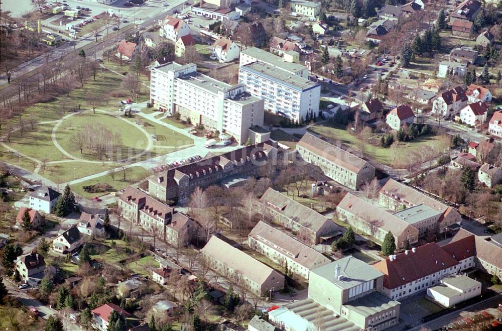 Berlin-Mahlsdorf aus der Vogelperspektive: VIVANTES Krankenhaus Berlin Mahlsdorf an der B1