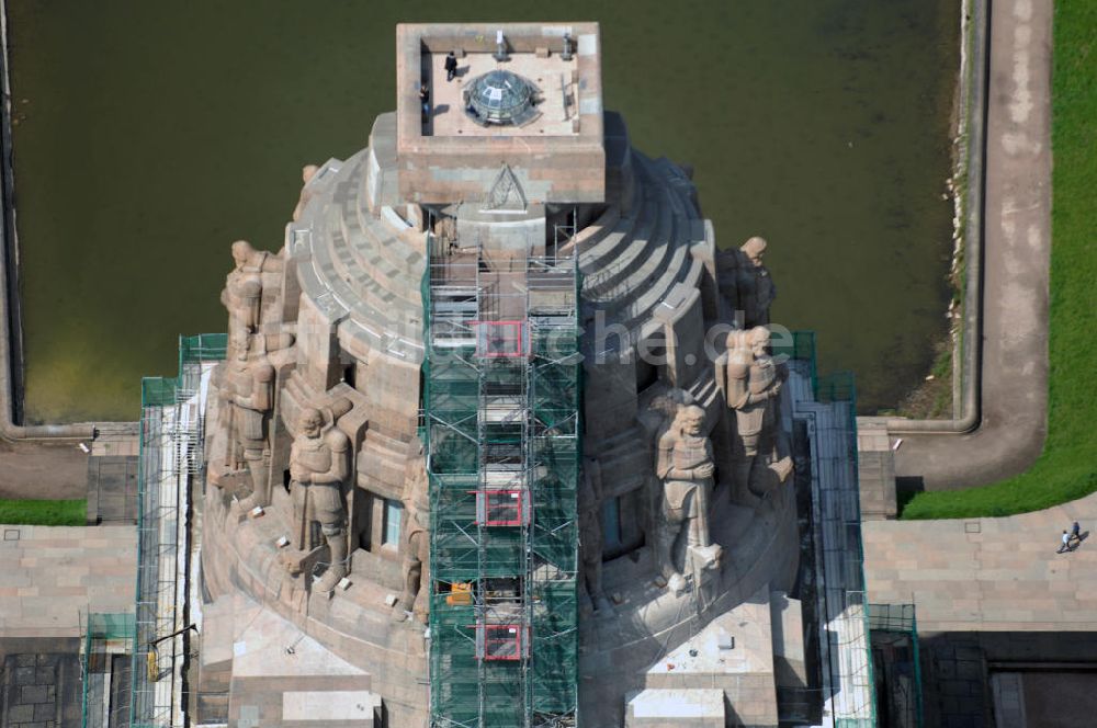 LEIPZIG aus der Vogelperspektive: Völkerschlachtdenkmal - Halbzeit bei Sanierung