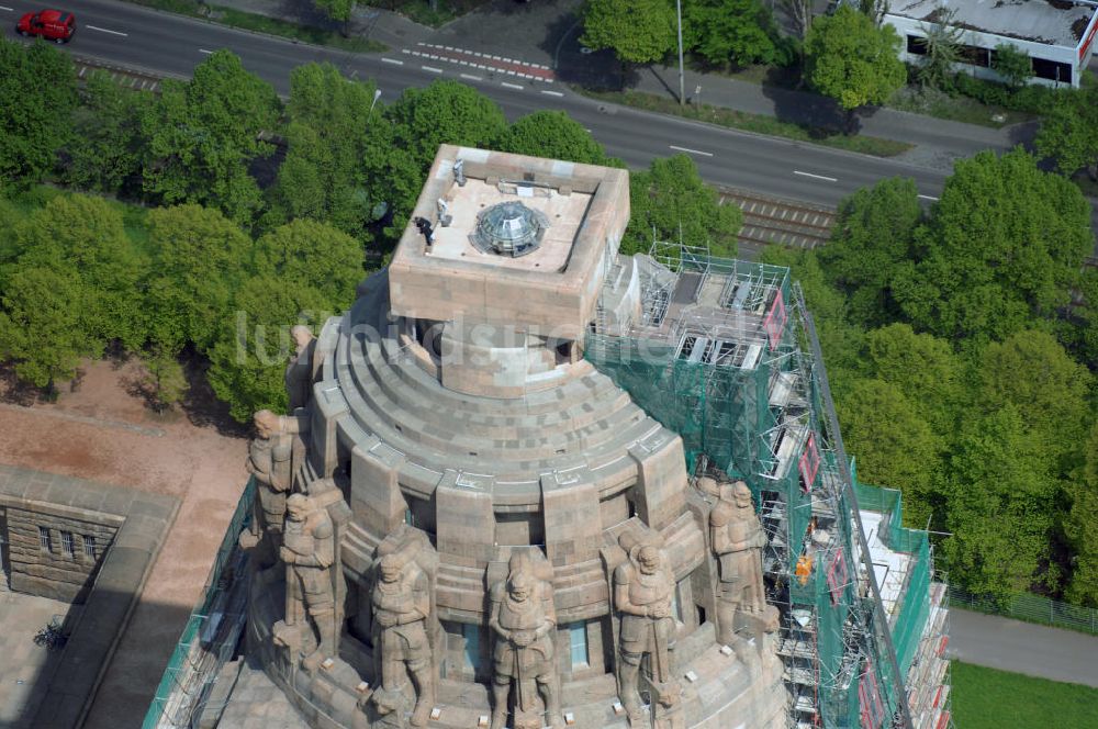 Luftaufnahme LEIPZIG - Völkerschlachtdenkmal - Halbzeit bei Sanierung