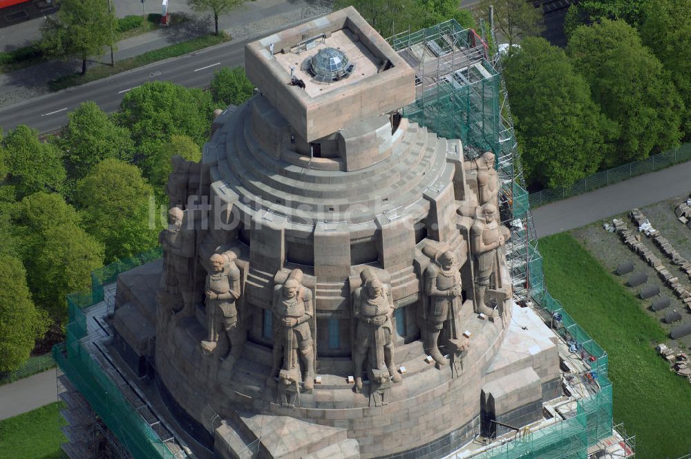 LEIPZIG aus der Vogelperspektive: Völkerschlachtdenkmal - Halbzeit bei Sanierung