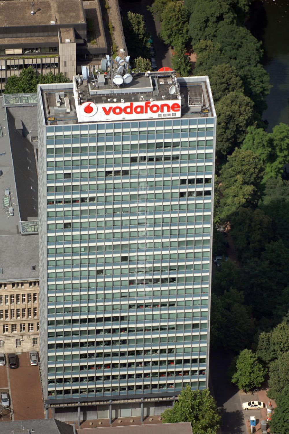 Düsseldorf von oben - Vodafone-Hochhaus in Düsseldorf