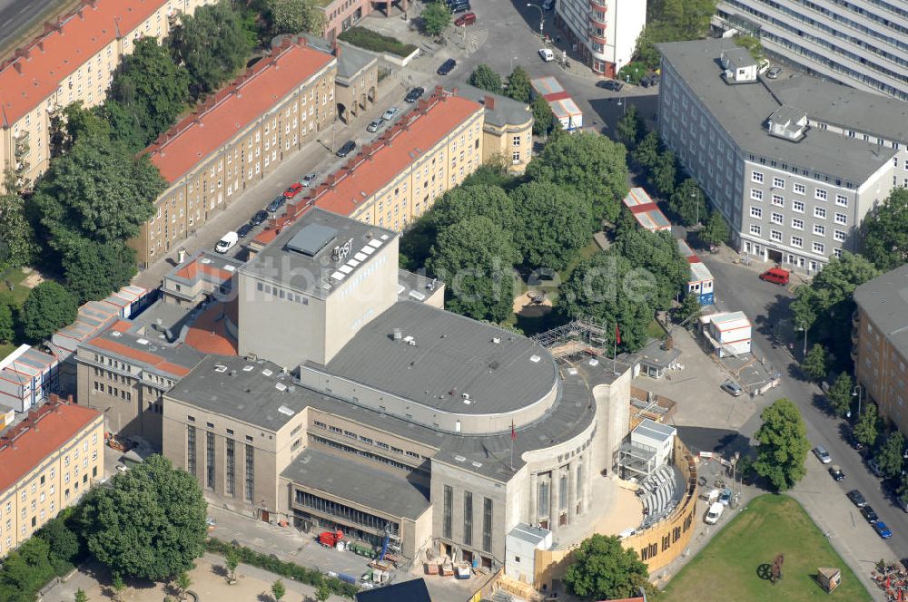 Berlin aus der Vogelperspektive: Volksbühne in Berlin-Mitte