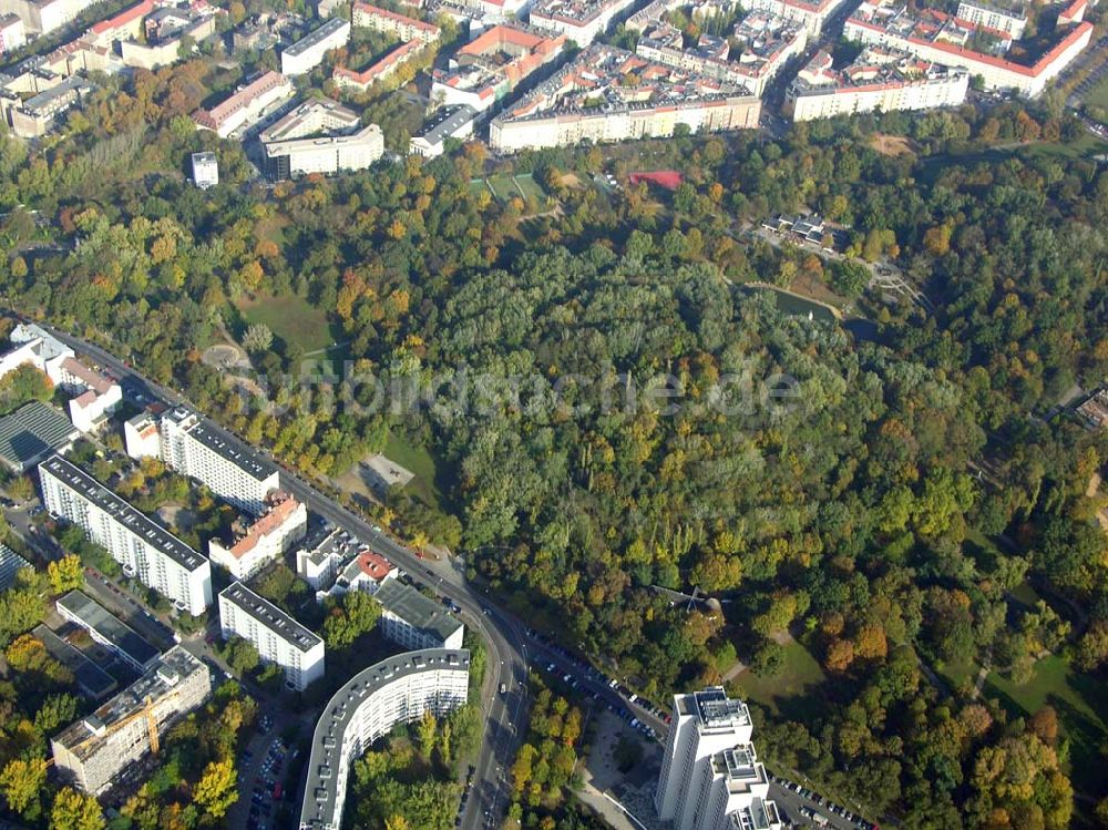 Berlin- Friedrichshain von oben - Volkspark in Berlin