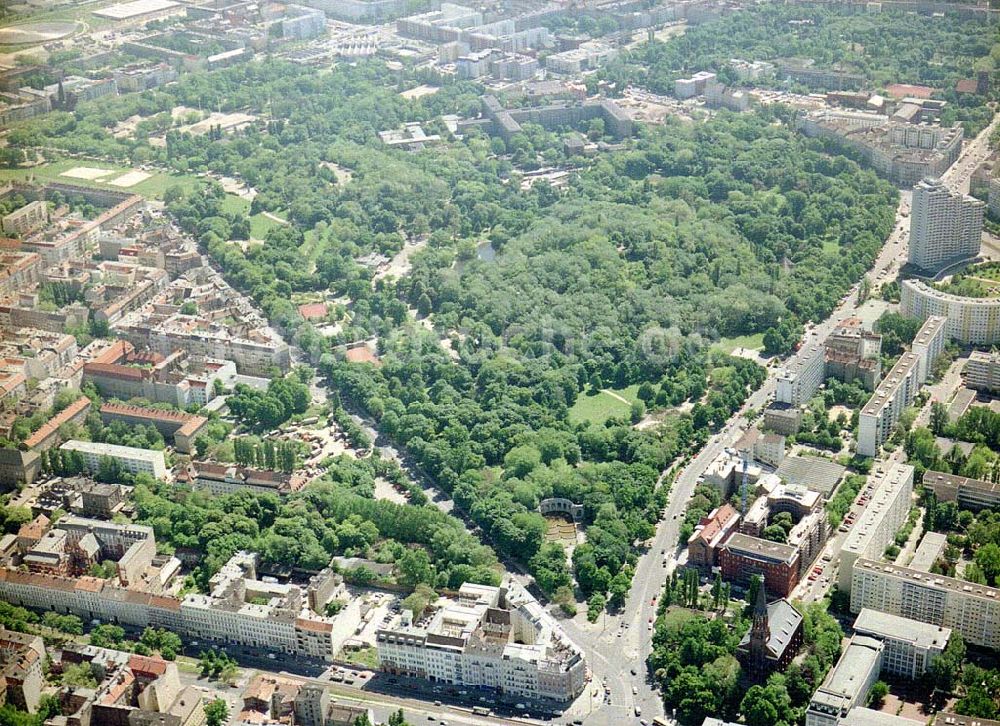 Berlin - Friedrichshain aus der Vogelperspektive: Volkspark Berlin - Friedrichshain