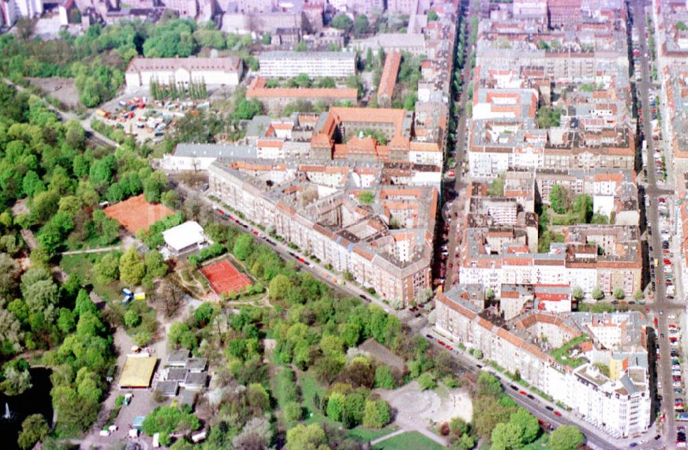 Berlin-Friedrichshain aus der Vogelperspektive: Volkspark am Friedrichshain.