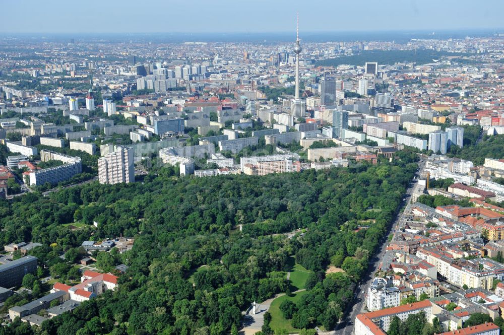 Berlin Friedrichshain aus der Vogelperspektive: Volkspark am