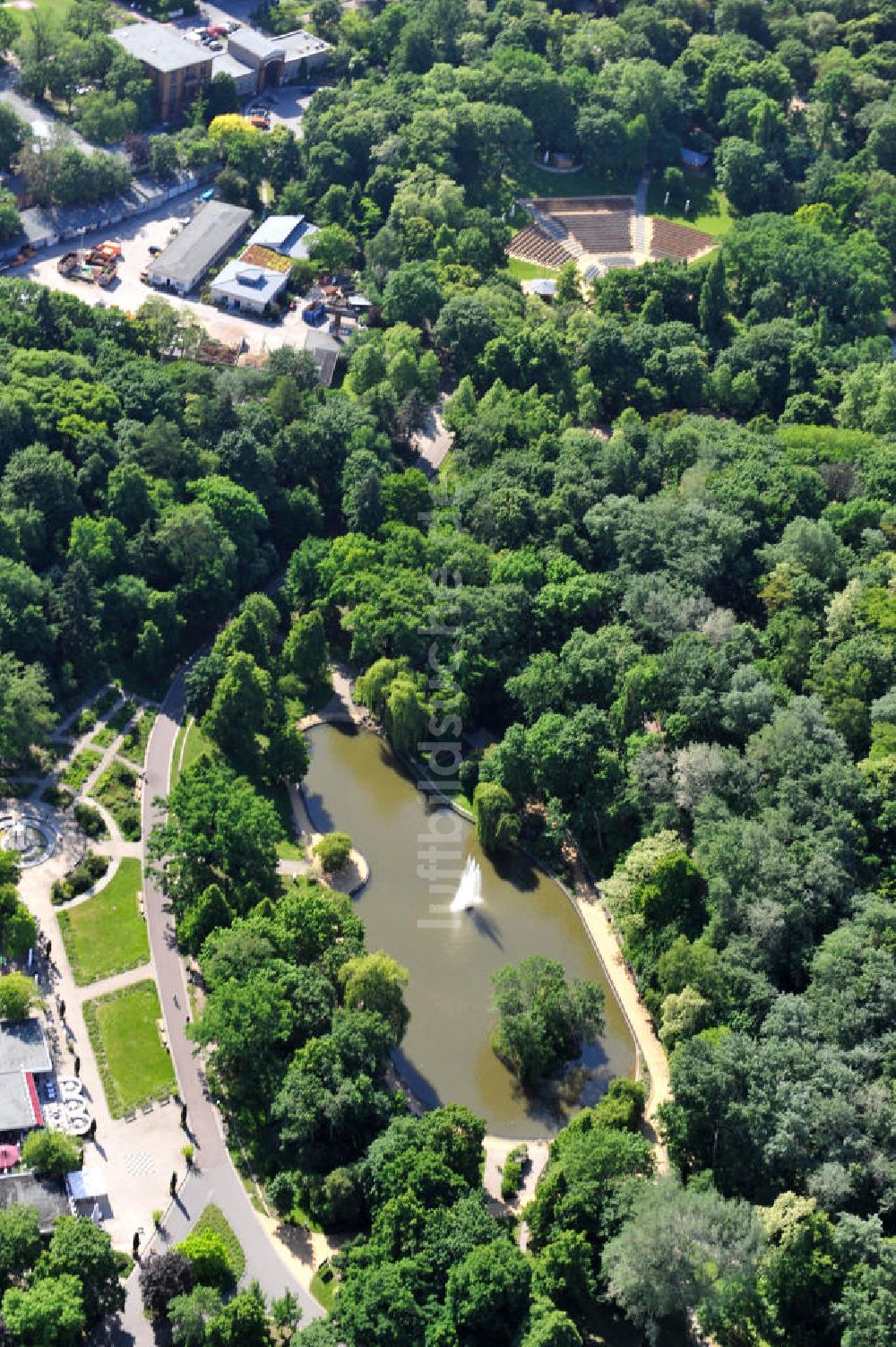 Luftaufnahme Berlin Friedrichshain - Volkspark am Friedrichshain in Berlin