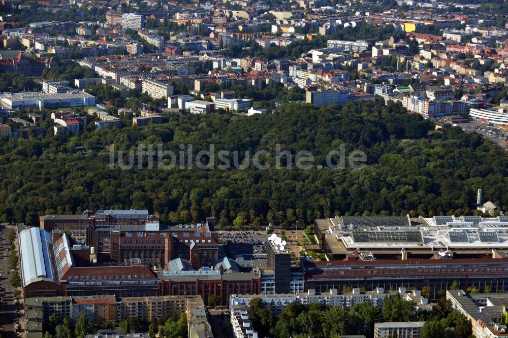 Luftbild Berlin OT Gesundbrunnen - Volkspark Humboldthain im Ortsteil Gesundbrunnen in Berlin