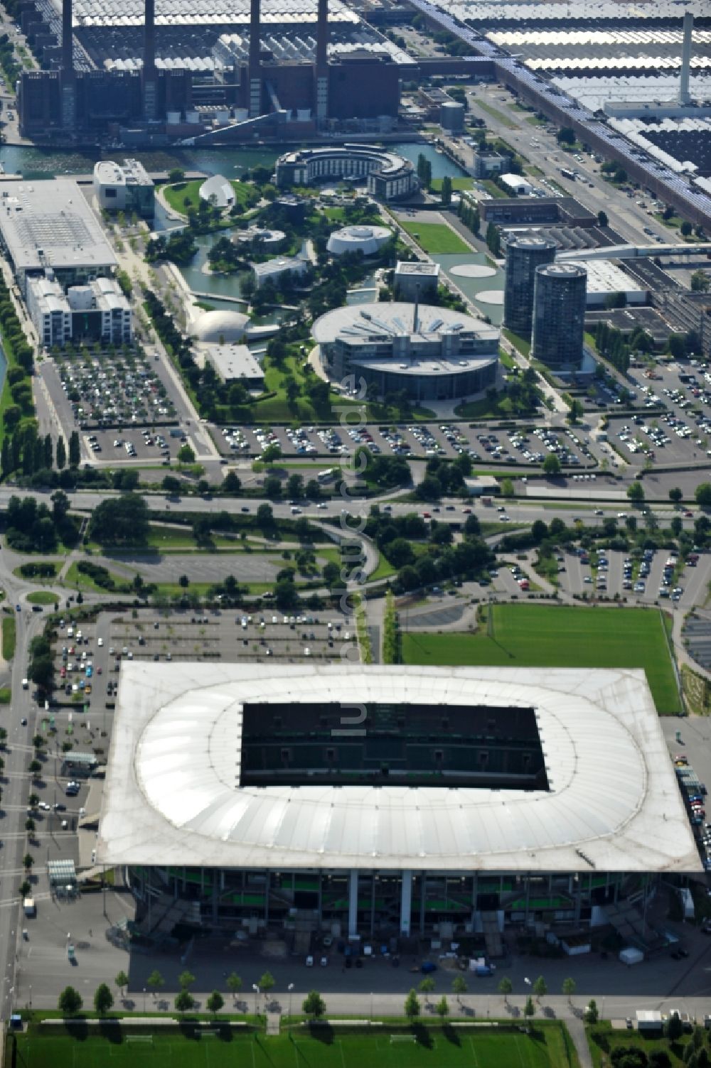 Wolfsburg aus der Vogelperspektive: Volkswagen Arena / Stadion Wolfsburg