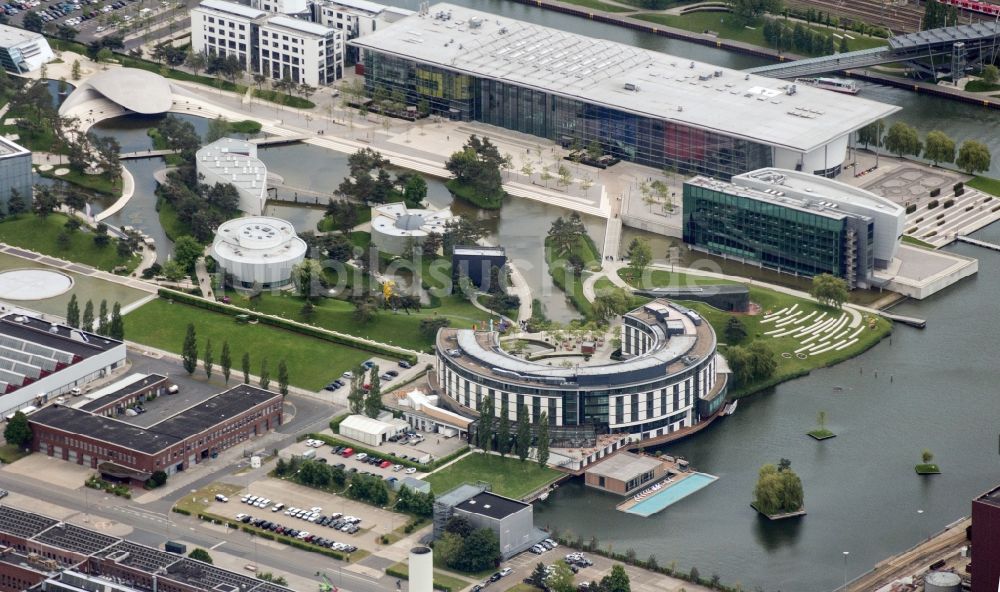 Luftbild Wolfsburg - Volkswagen Werksgelände und die Autostadt in Wolfsburg im Bundesland Niedersachsen