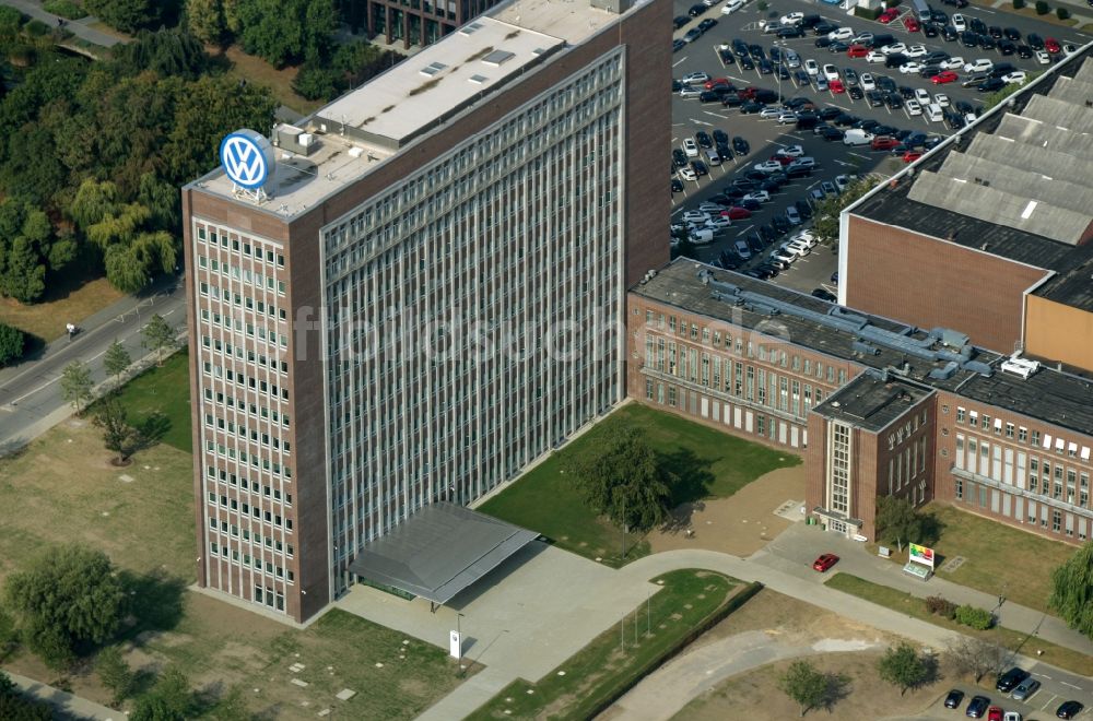 Wolfsburg von oben - Volkswagen Werksgelände und die Autostadt in Wolfsburg im Bundesland Niedersachsen