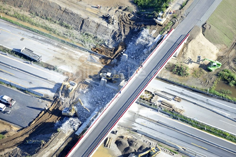 Schwanebeck aus der Vogelperspektive: Vollsperrung Autobahndreieck Schwanebeck bzw. Kreuz Barnim wegen Brückenabrißarbeiten