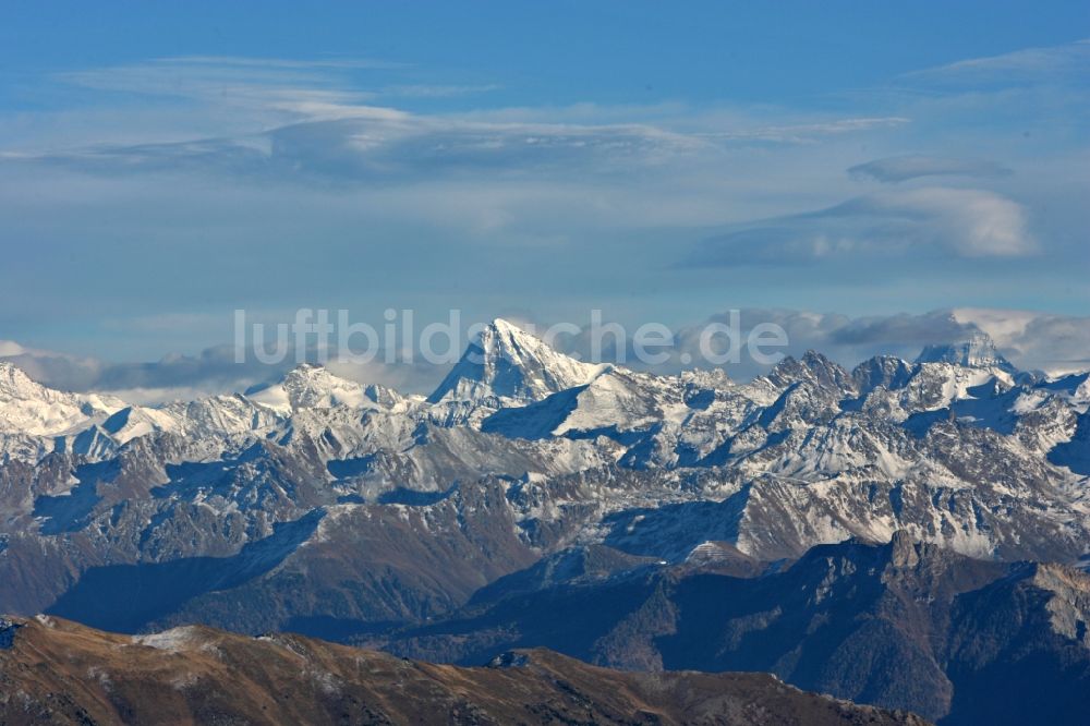 Luftaufnahme Grenoble - Von Schnee bedeckte Berge bei Grenoble in Frankreich