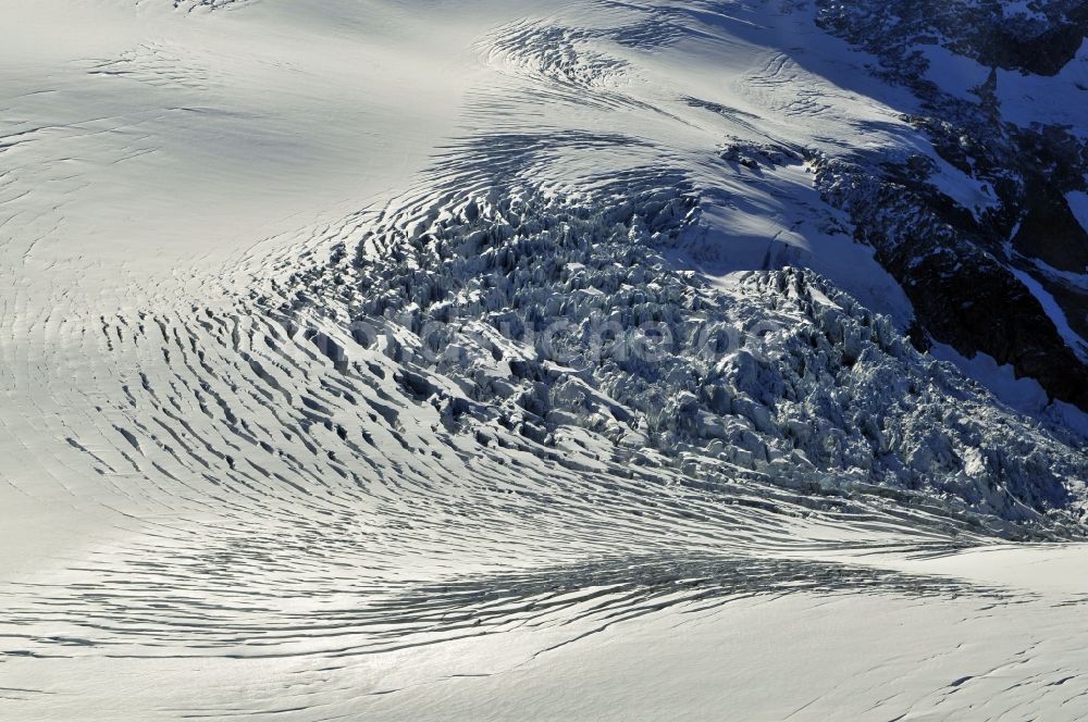 Luftaufnahme Stryn - Von Schnee und Eis bedeckte Landschaft im Nationalpark Jostedalsbreen nahe Stryn in der Provinz Sogn og Fjordane in Norwegen