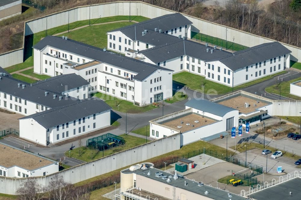 Luftbild Herne - Von Sicherheitsumzäunung umgebenes Gelände der Forensischen Klinik im Ortsteil Wanne-Eickel in Herne im Bundesland Nordrhein-Westfalen