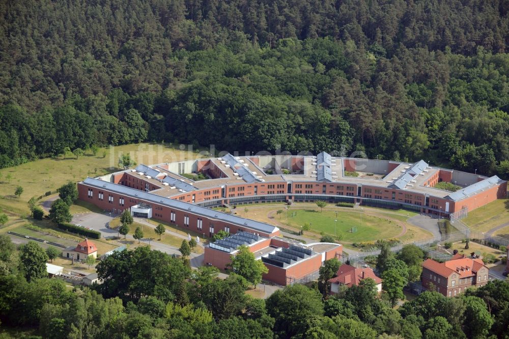 Luftbild Uchtspringe - Von Sicherheitsumzäunung umgebenes Gelände der Forensischen Klinik in Uchtspringe im Bundesland Sachsen-Anhalt