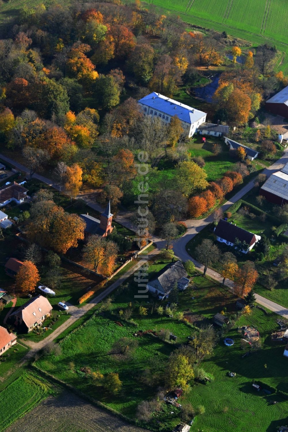 Eichhorst Liepen aus der Vogelperspektive: Von-Thünen-Straße im Ortsteil Liepen in Eichhorst im Bundesland Mecklenburg-Vorpommern