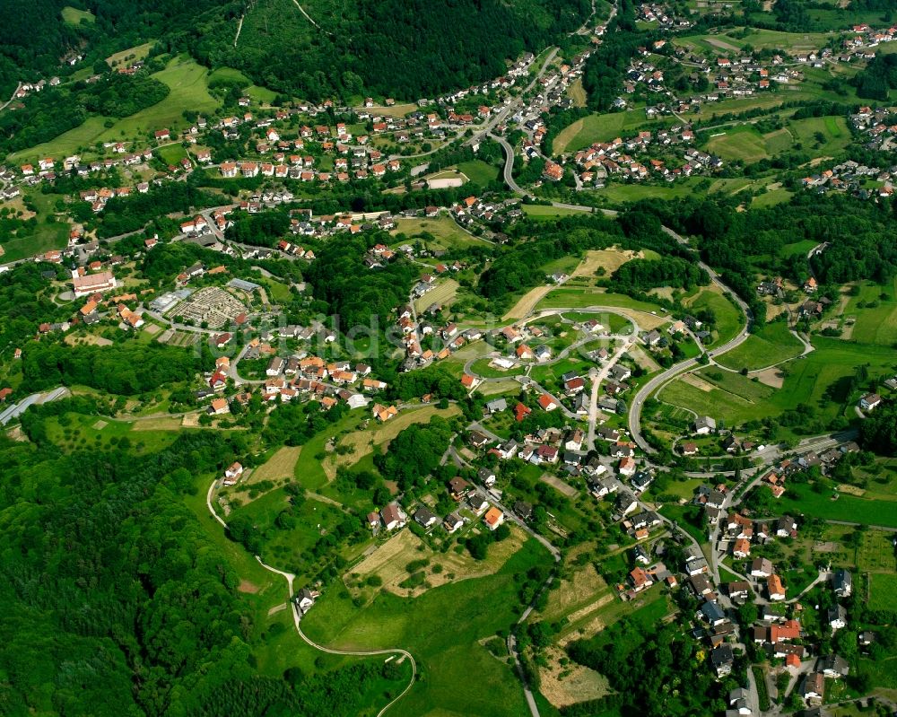 Bühlertal aus der Vogelperspektive: Von Wald umgebene Ortsansicht in Bühlertal im Bundesland Baden-Württemberg, Deutschland