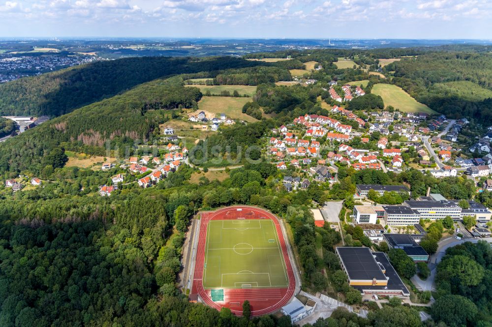 Ennepetal von oben - Von Wald umgebene Ortsansicht in Ennepetal im Bundesland Nordrhein-Westfalen, Deutschland