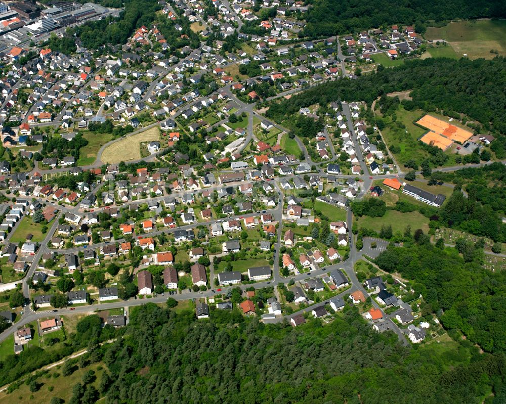 Luftbild Fleisbach - Von Wald umgebene Ortsansicht in Fleisbach im Bundesland Hessen, Deutschland