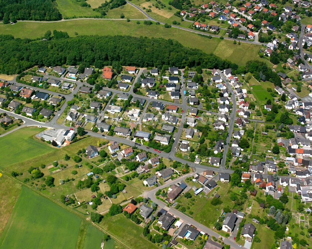 Luftbild Fleisbach - Von Wald umgebene Ortsansicht in Fleisbach im Bundesland Hessen, Deutschland