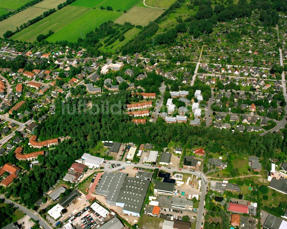 Luftaufnahme Geesthacht - Von Wald umgebene Ortsansicht in Geesthacht im Bundesland Schleswig-Holstein, Deutschland