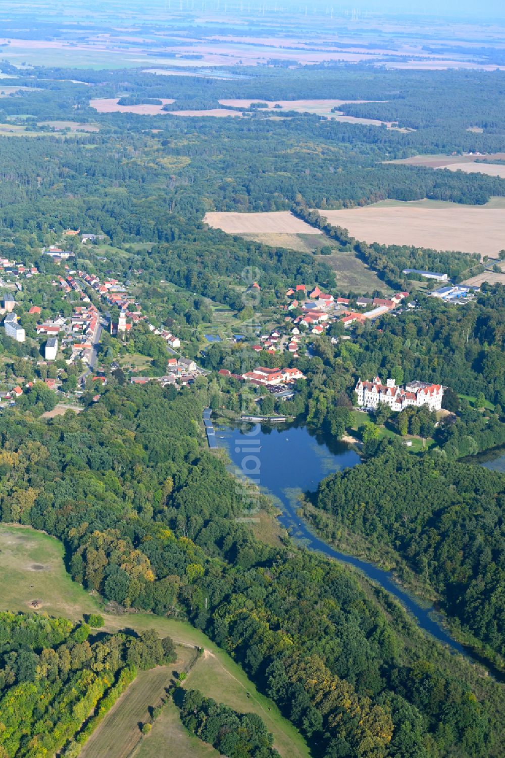 Luftbild Hardenbeck - Von Wald umgebene Ortsansicht in Hardenbeck im Bundesland Brandenburg, Deutschland