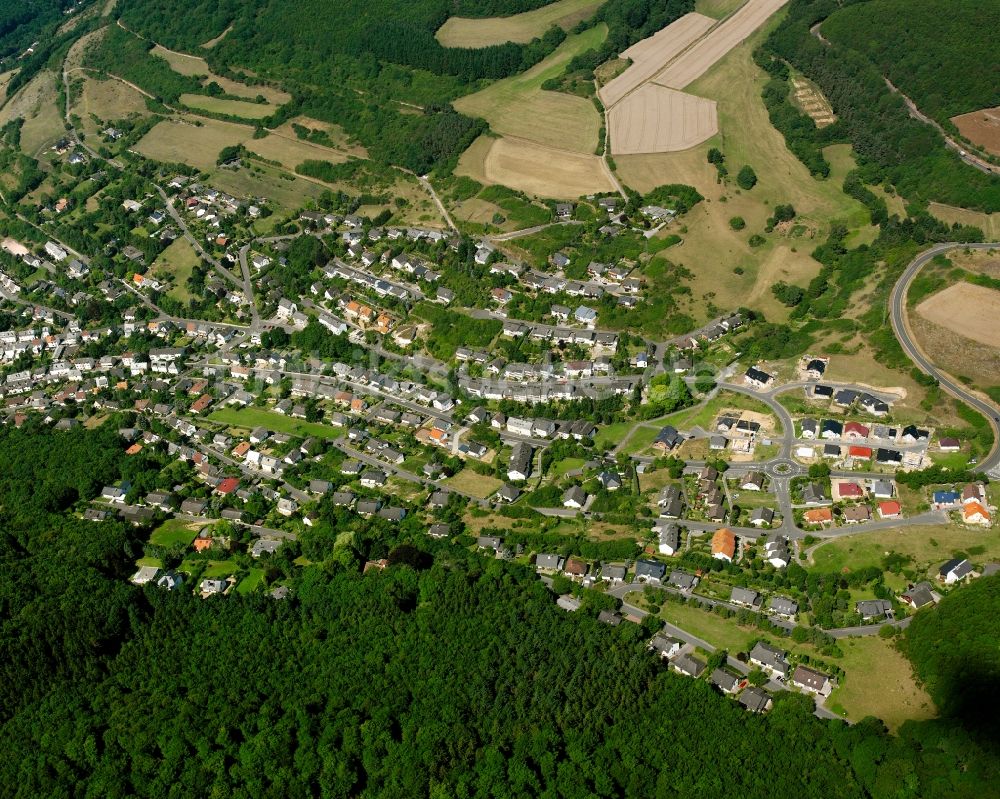 Luftbild Karlshof - Von Wald umgebene Ortsansicht in Karlshof im Bundesland Rheinland-Pfalz, Deutschland