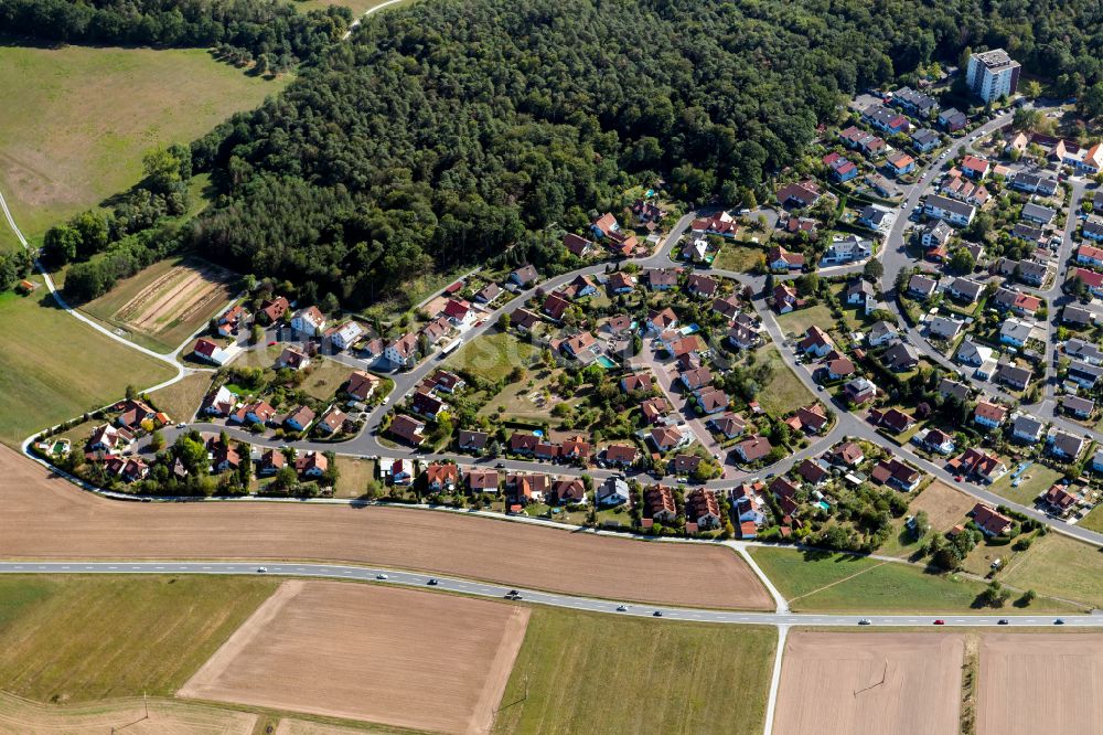 Kreuzwertheim von oben - Von Wald umgebene Ortsansicht in Kreuzwertheim im Bundesland Bayern, Deutschland