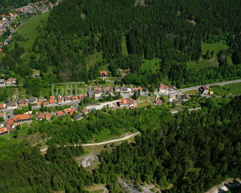 Luftaufnahme Lautenthal - Von Wald umgebene Ortsansicht in Lautenthal im Bundesland Niedersachsen, Deutschland