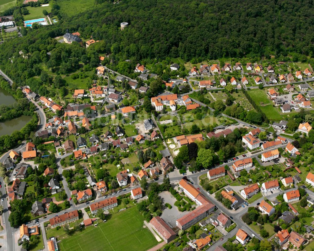 Luftaufnahme Liebenburg - Von Wald umgebene Ortsansicht in Liebenburg im Bundesland Niedersachsen, Deutschland