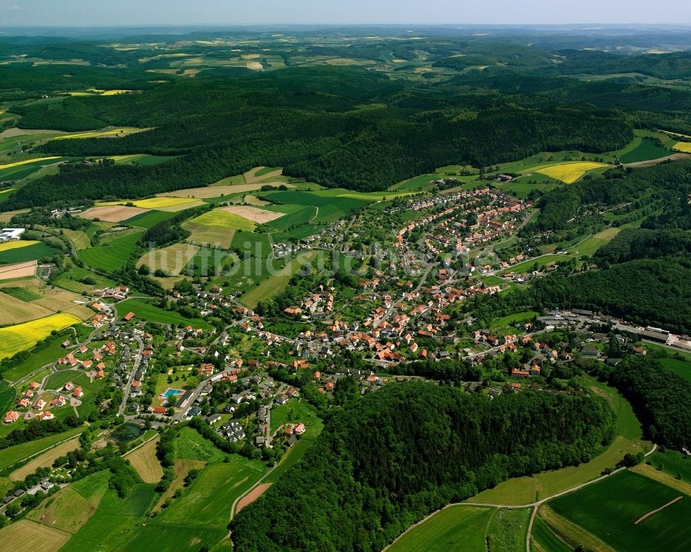 Luftbild Nentershausen - Von Wald umgebene Ortsansicht in Nentershausen im Bundesland Hessen, Deutschland