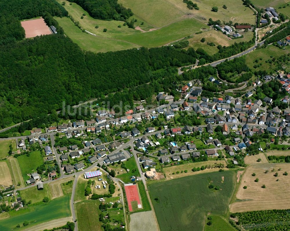 Luftbild Oberreidenbach - Von Wald umgebene Ortsansicht in Oberreidenbach im Bundesland Rheinland-Pfalz, Deutschland