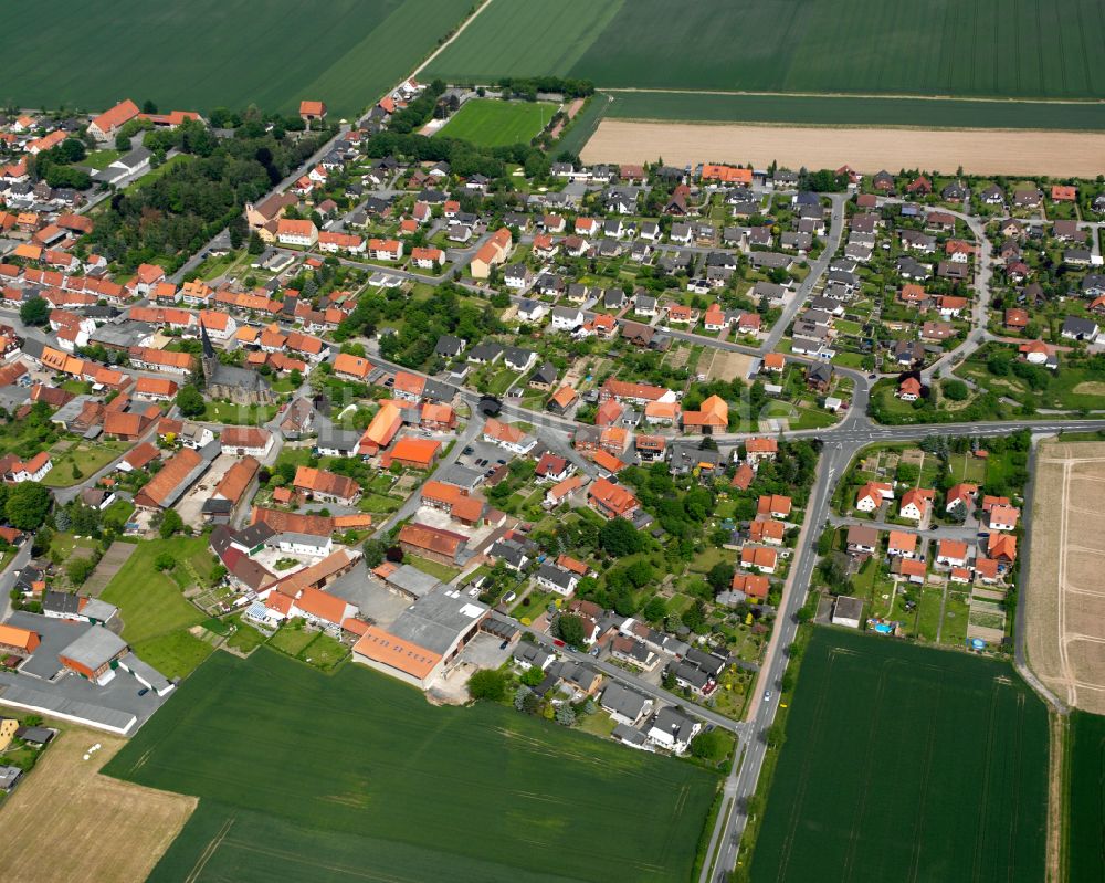 Luftaufnahme Othfresen - Von Wald umgebene Ortsansicht in Othfresen im Bundesland Niedersachsen, Deutschland