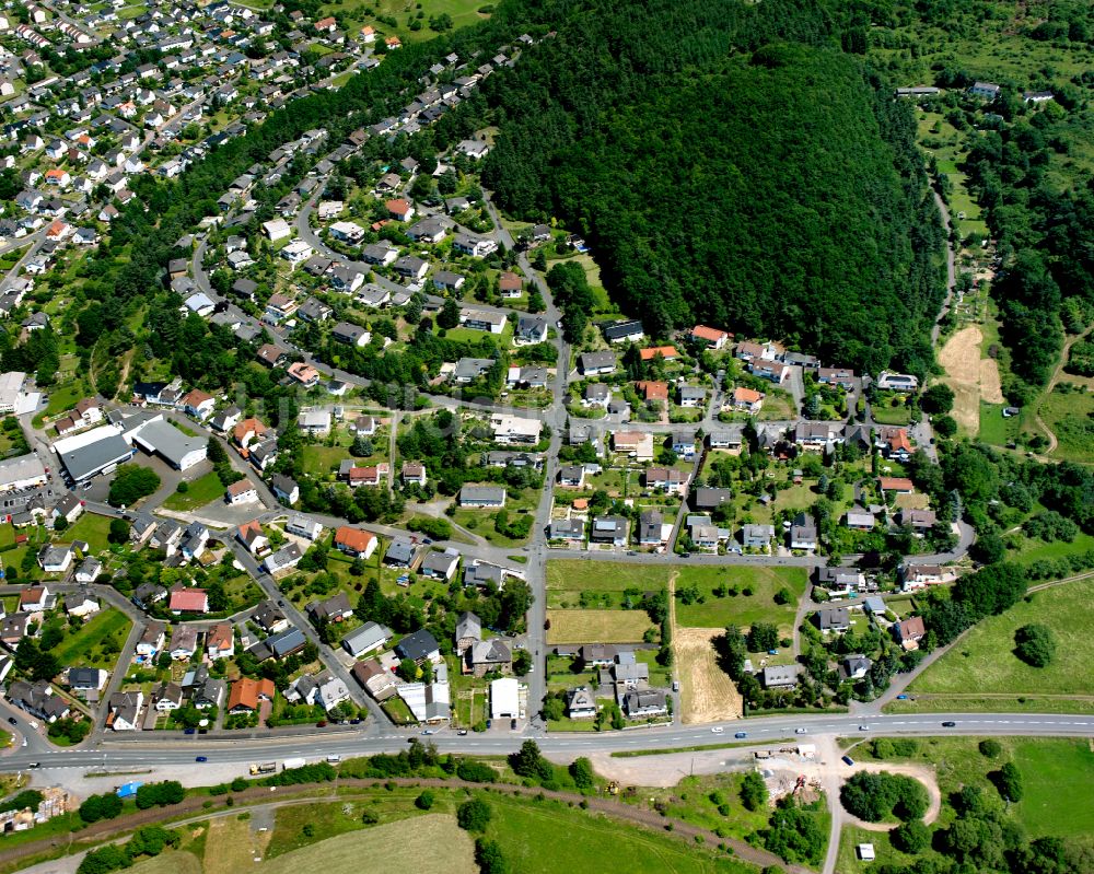 Luftbild Seelbach - Von Wald umgebene Ortsansicht in Seelbach im Bundesland Hessen, Deutschland