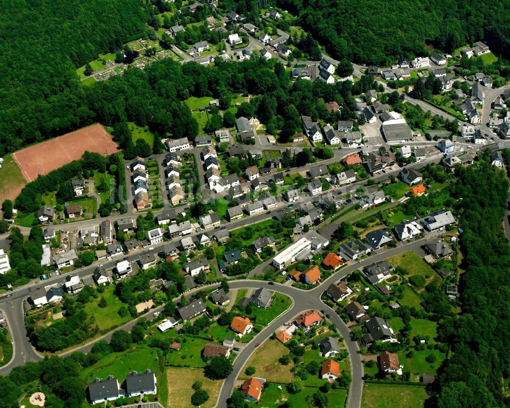 Luftaufnahme Tiefenstein - Von Wald umgebene Ortsansicht in Tiefenstein im Bundesland Rheinland-Pfalz, Deutschland