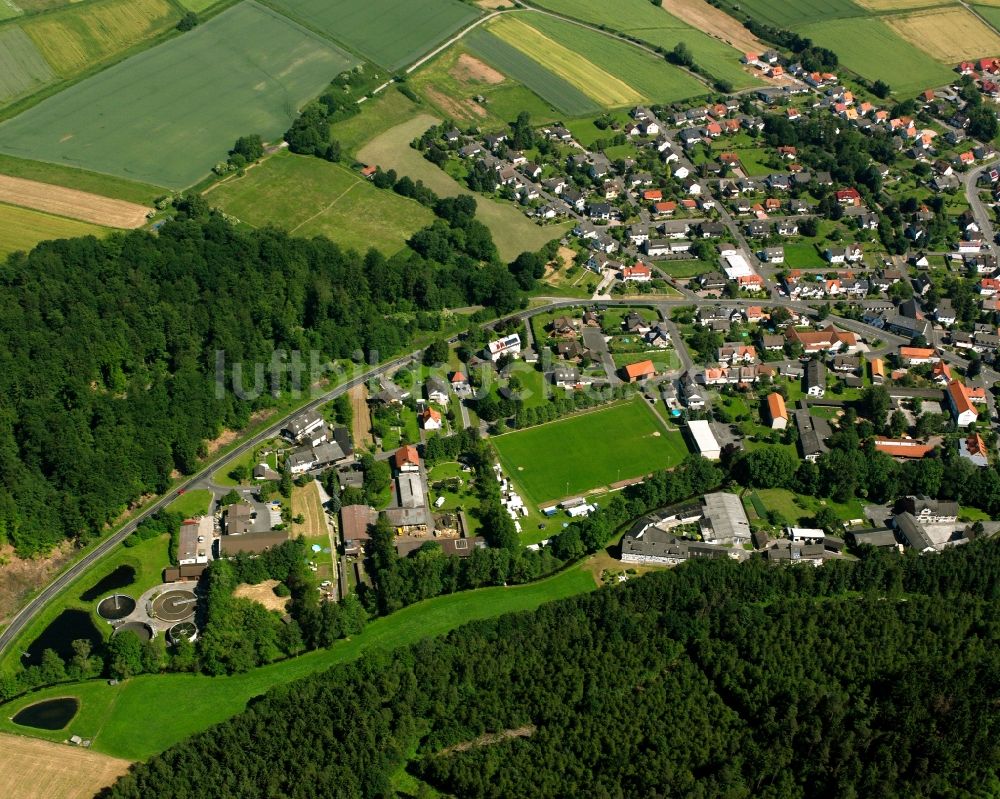 Luftaufnahme Uschlag - Von Wald umgebene Ortsansicht in Uschlag im Bundesland Niedersachsen, Deutschland