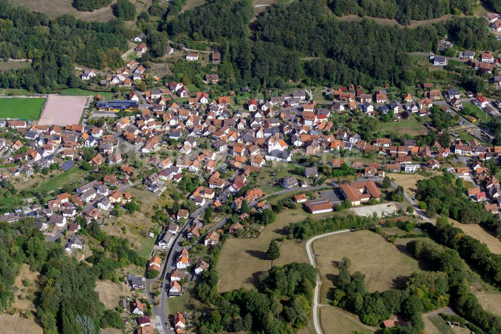 Wiesthal von oben - Von Wald umgebene Ortsansicht in Wiesthal im Bundesland Bayern, Deutschland