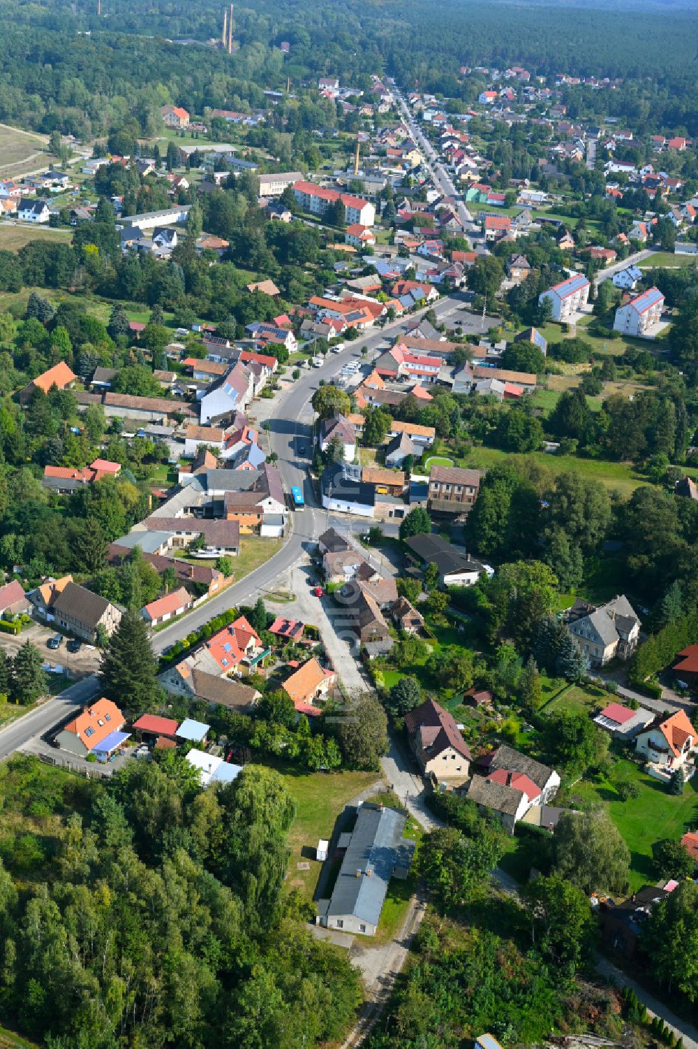 Luftbild Crinitz - Von Waldflächen umsäumtes Stadtgebiet in Crinitz im Bundesland Brandenburg, Deutschland