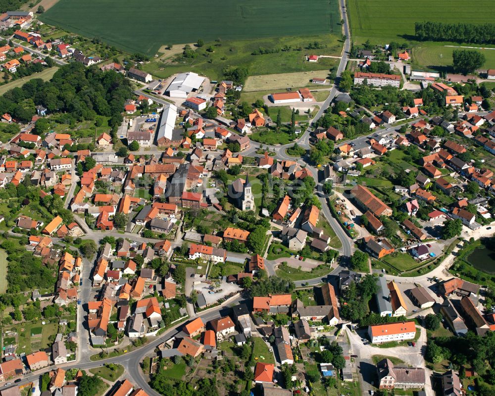 Luftbild Heudeber - Von Waldflächen umsäumtes Stadtgebiet in Heudeber im Bundesland Sachsen-Anhalt, Deutschland