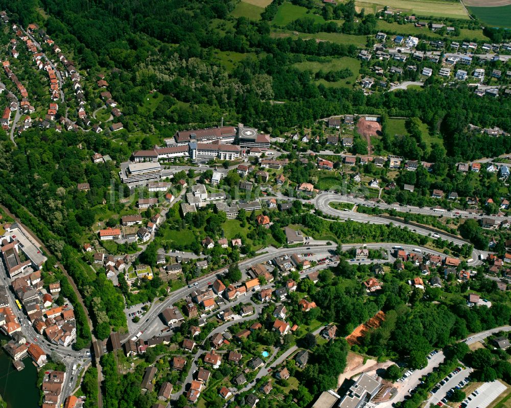 Wimberg von oben - Von Waldflächen umsäumtes Stadtgebiet in Wimberg im Bundesland Baden-Württemberg, Deutschland